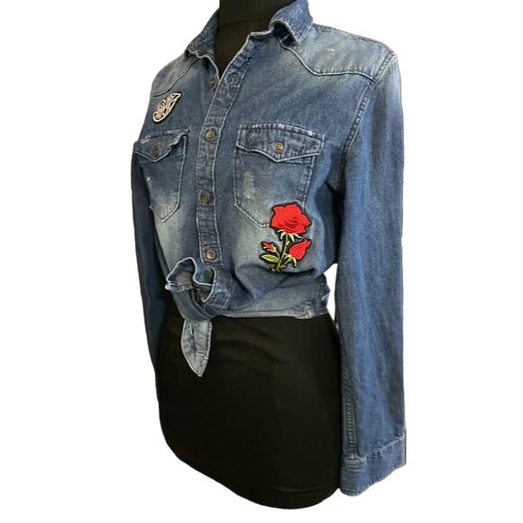Women's Zip Code 1992 Small Jean Jacket Rose, Lips, & Peace Patches (3A-B) - Picture 1 of 8